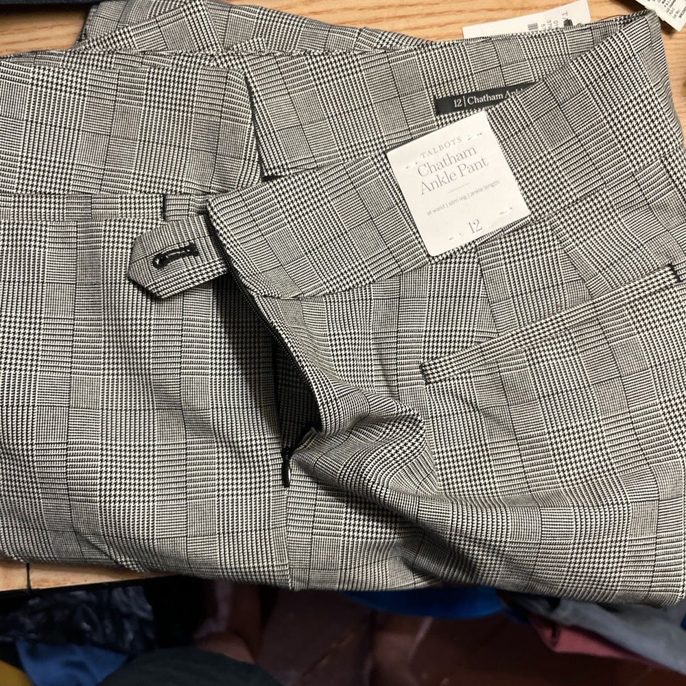 NWT Talbots Women's Gray Checkered Straight Leg Pants - Picture 3 of 3